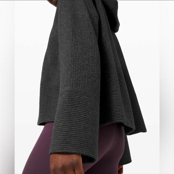 Lululemon Retreat Hoodie in Grey Size M/L - Picture 3 of 4